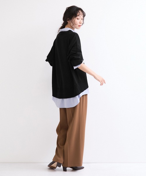 le cercle ADAM ET ROPE'(ルセルクルアダムエロペ)の「ドッキングシャツVネックニット(ニット/セーター・レディース・グレー/ブラック系その他・FREE)」の7枚目の写真