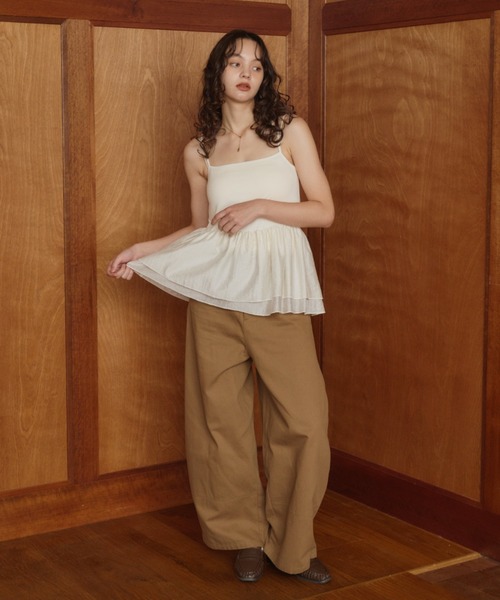 OLUN(オルン)の「frill hem camisole/裾フリルキャミソール(キャミソール・レディース・アイボリー/ブラック・FREE)」の20枚目の写真