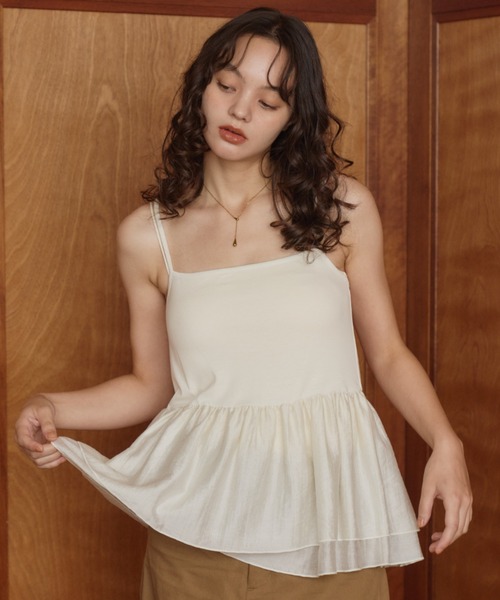 OLUN(オルン)の「frill hem camisole/裾フリルキャミソール(キャミソール・レディース・アイボリー/ブラック・FREE)」の15枚目の写真