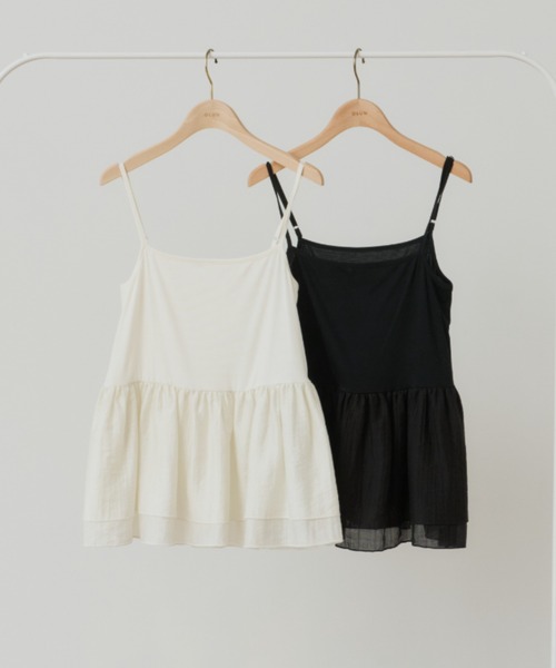 OLUN(オルン)の「frill hem camisole/裾フリルキャミソール(キャミソール・レディース・アイボリー/ブラック・FREE)」の4枚目の写真