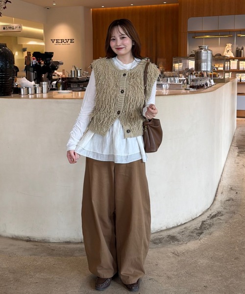 OLUN(オルン)の「frill hem camisole/裾フリルキャミソール(キャミソール・レディース・アイボリー/ブラック・FREE)」の12枚目の写真