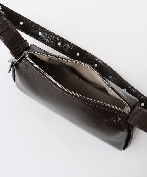 CHRISTIAN VILLA(クリスチャンヴィラ)の「【CHRISTIAN VILLA/クリスチャンヴィラ】one strap shoulder bag(ショルダーバッグ・レディース・ブラウン・フリー)」の8枚目の写真