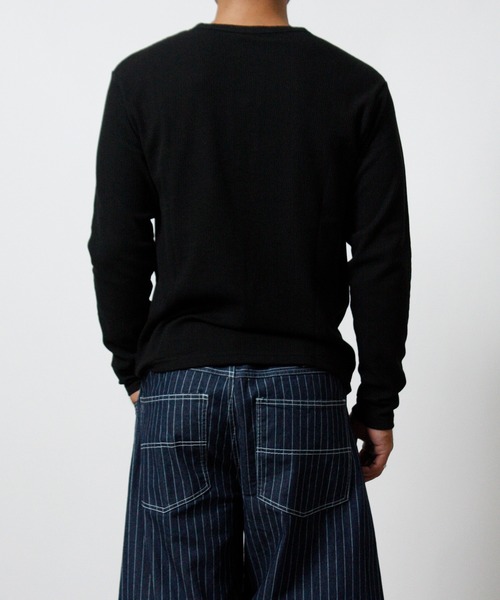 NYLAUS（ナイラス）の「【NYS】ワンポイント刺繍 ヘンリーネック ワッフル ロンT 長袖Tシャツ ロングTシャツ ジャストサイズ（Tシャツ/カットソー・メンズ・ホワイト/ブラック・M/L）」の14枚目の写真