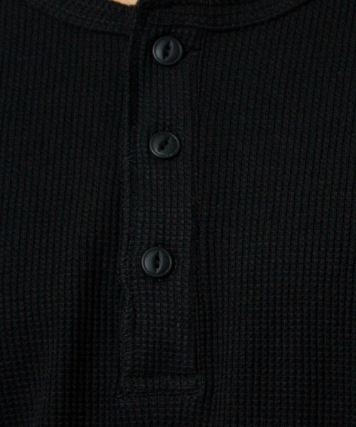 NYLAUS（ナイラス）の「【NYS】ワンポイント刺繍 ヘンリーネック ワッフル ロンT 長袖Tシャツ ロングTシャツ ジャストサイズ（Tシャツ/カットソー・メンズ・ホワイト/ブラック・M/L）」の3枚目の写真