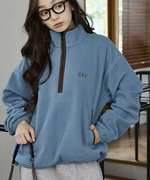 GAP(ギャップ)の「PUBLUX × GAP/ギャップ 別注 配色 フリース ハーフジップ プルオーバー/アノラック 限定展開(スウェット・メンズ・レオパード/サックスブルー/ネイビー/ブラック・SMALL/MEDIUM/LARGE)」の1枚目の写真