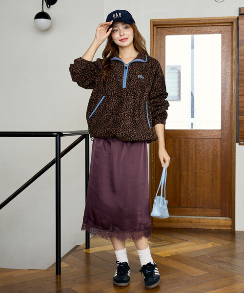 GAP(ギャップ)の「PUBLUX × GAP/ギャップ 別注 配色 フリース ハーフジップ プルオーバー/アノラック 限定展開(スウェット・メンズ・レオパード/サックスブルー/ネイビー/ブラック・SMALL/MEDIUM/LARGE)」の5枚目の写真