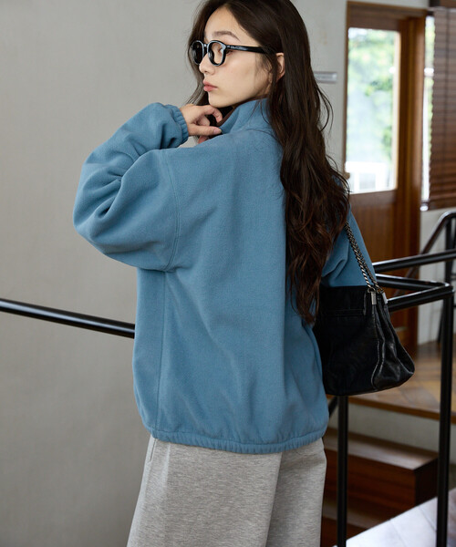 GAP(ギャップ)の「PUBLUX × GAP/ギャップ 別注 配色 フリース ハーフジップ プルオーバー/アノラック 限定展開(スウェット・メンズ・レオパード/サックスブルー/ネイビー/ブラック・SMALL/MEDIUM/LARGE)」の19枚目の写真