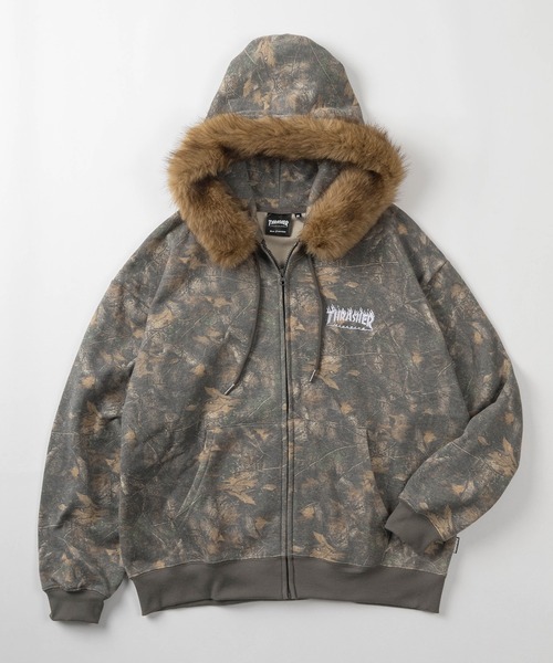 THRASHER(スラッシャー)の「【70】【THRASHER/スラッシャー】フェイクファーフード ジップパーカー/フーディー/オーバーサイズ/ライトアウター/スケーター/Y2K/Opium系/リアルツリー/カモフラ/ロゴ刺繍/裏起毛/ユニセックス/レディース/メンズ(パーカー・メンズ・グレー/ブラック/グレー系カモフラージュ/グリーン系カモフラージュ・L/XL/M)」の1枚目の写真