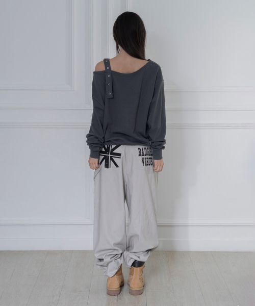 FANCY CLUB(ファンシークラブ)の「ワンショルダーバックルスウェットシャツ (CHARCOAL) F26ZB063(スウェット・レディース・その他・FREE)」の6枚目の写真