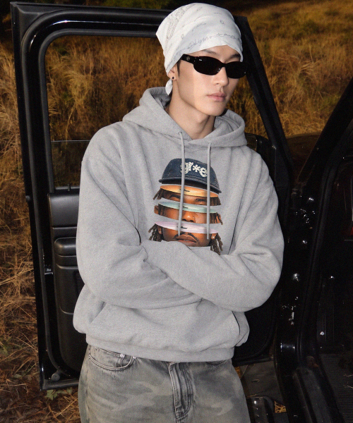 GRAVER ORDINARY（グレイバーオーディナリー）の「[ODNR UNISEX] FACE GRAE フーディー ネイビー（パーカー・レディース・ネイビー・SMALL/MEDIUM/LARGE）」の7枚目の写真