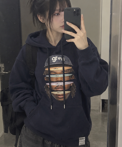 GRAVER ORDINARY（グレイバーオーディナリー）の「[ODNR UNISEX] FACE GRAE フーディー ネイビー（パーカー・レディース・ネイビー・SMALL/MEDIUM/LARGE）」の9枚目の写真