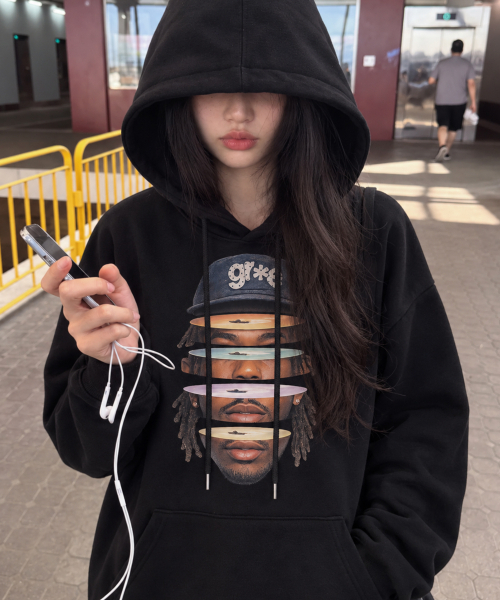 GRAVER ORDINARY（グレイバーオーディナリー）の「[ODNR UNISEX] FACE GRAE フーディー ネイビー（パーカー・レディース・ネイビー・SMALL/MEDIUM/LARGE）」の11枚目の写真