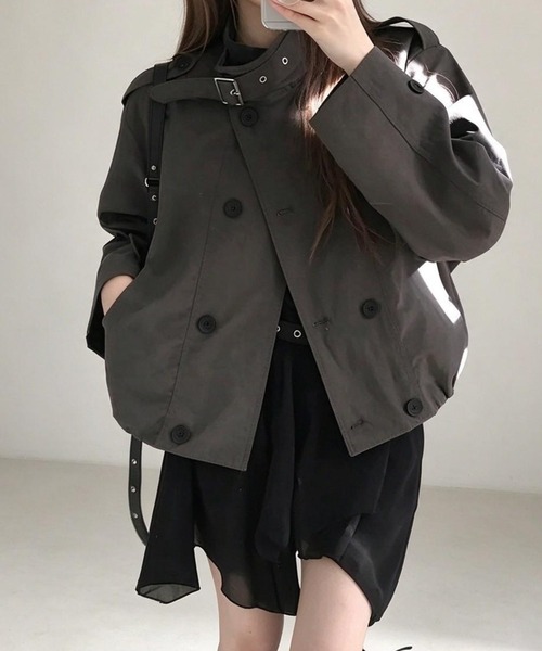 FAVORITO（ファヴォリート）の「ショートトレンチコート（トレンチコート・レディース・ライトグレー/ベージュ/ダークグレー・F）」の2枚目の写真