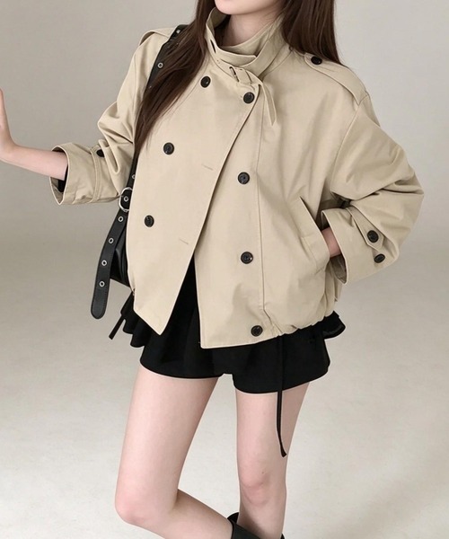 FAVORITO（ファヴォリート）の「ショートトレンチコート（トレンチコート・レディース・ライトグレー/ベージュ/ダークグレー・F）」の5枚目の写真
