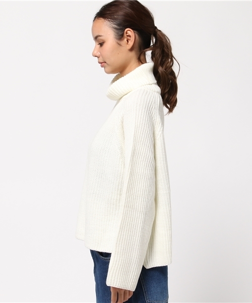 WEGO（ウィゴー）の「WEGO/ルーズネックショートニット（ニット/セーター・レディース・ピンク/カーキ/オフホワイト/ブルー/杢グレー・FREE）」の8枚目の写真