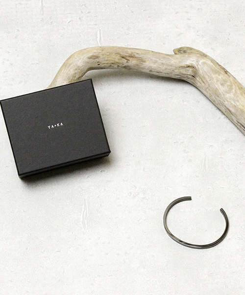 YArKA（ヤーカ）の「【YArKA / ヤーカ】stainless plane bangle1/ステンレスプレーンバングル1（バングル/リストバンド・レディース・ブラック/シルバー/ゴールド・FREE）」の4枚目の写真