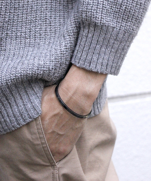 YArKA（ヤーカ）の「【YArKA / ヤーカ】stainless plane bangle1/ステンレスプレーンバングル1（バングル/リストバンド・レディース・ブラック/シルバー/ゴールド・FREE）」の18枚目の写真