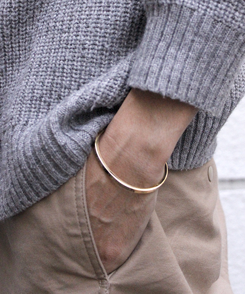 YArKA（ヤーカ）の「【YArKA / ヤーカ】stainless plane bangle1/ステンレスプレーンバングル1（バングル/リストバンド・レディース・ブラック/シルバー/ゴールド・FREE）」の19枚目の写真