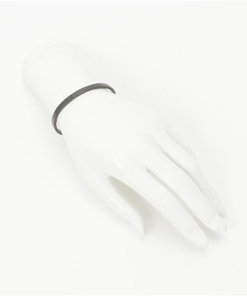 YArKA（ヤーカ）の「【YArKA / ヤーカ】stainless plane bangle1/ステンレスプレーンバングル1（バングル/リストバンド・レディース・ブラック/シルバー/ゴールド・FREE）」の11枚目の写真