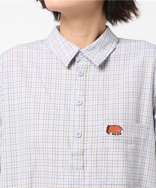 Ne-net（ネネット）の「S おじシャツ（ワンピース・レディース・オフホワイト/ライトブルー・02）」の15枚目の写真