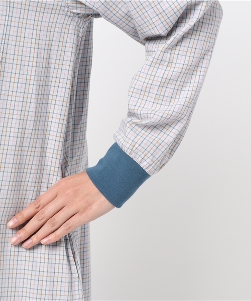 Ne-net（ネネット）の「S おじシャツ（ワンピース・レディース・オフホワイト/ライトブルー・02）」の14枚目の写真