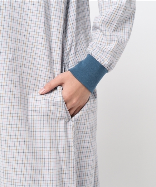 Ne-net（ネネット）の「S おじシャツ（ワンピース・レディース・オフホワイト/ライトブルー・02）」の13枚目の写真