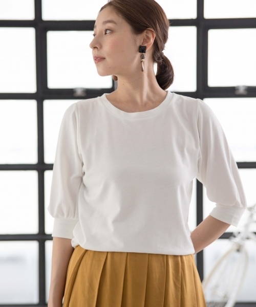 LEPSIM(レプシィム)の「ソデバルーンTEE 762165(Tシャツ/カットソー・レディース・オフホワイト/ブラック/イエロー/レッド・MEDIUM/LARGE)」の2枚目の写真