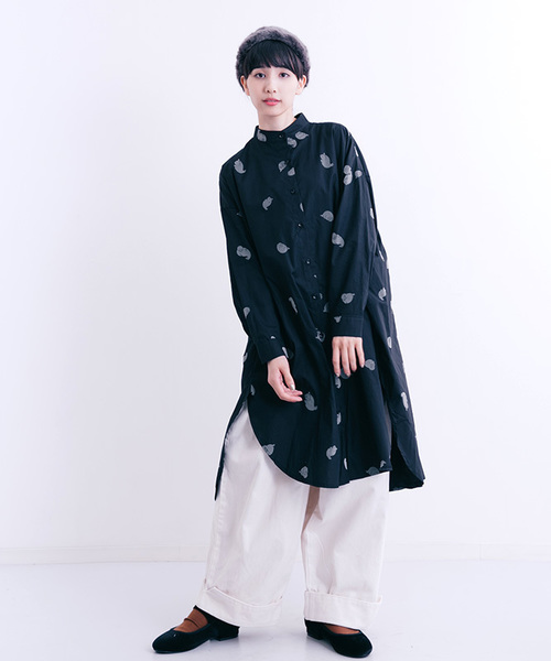 MERLOT（メルロー）の「あざらしフロッキーシャツワンピース2465（シャツワンピース・レディース・ホワイト/ブラック・FREE）」の5枚目の写真