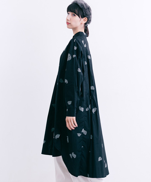 MERLOT（メルロー）の「あざらしフロッキーシャツワンピース2465（シャツワンピース・レディース・ホワイト/ブラック・FREE）」の16枚目の写真