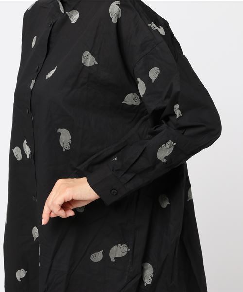 MERLOT（メルロー）の「あざらしフロッキーシャツワンピース2465（シャツワンピース・レディース・ホワイト/ブラック・FREE）」の6枚目の写真