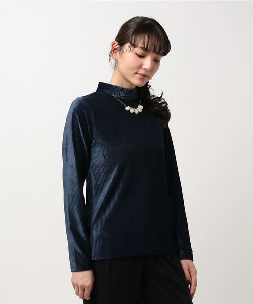 GeeRA(ジーラ)の「ネックレス風アクセ付ベロアハイネックトップス(Tシャツ/カットソー・レディース・ネイビー/ボルドー・MEDIUM/LARGE)」の5枚目の写真