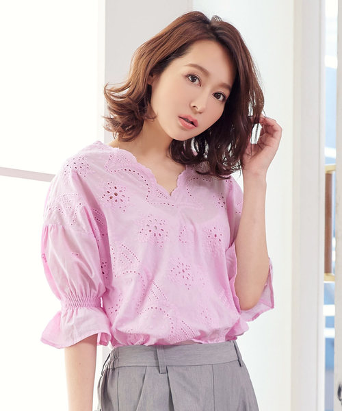 KOBE LETTUCE（コウベレタス）の「パンチングレーススカラップVネックコットンブラウス/レディース/トップス[C2690]神戸レタス（シャツ/ブラウス・レディース・ブラック/ネイビー/オフホワイト/サックスブルー/ラベンダー/カーキ/ブラウン・FREE）」の7枚目の写真