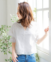 KOBE LETTUCE | コットン素材でシーズンムードたっぷり！パンチングレーススカラップVネックブラウス/レディーストップス[C2690]神戸レタス(シャツ/ブラウス)