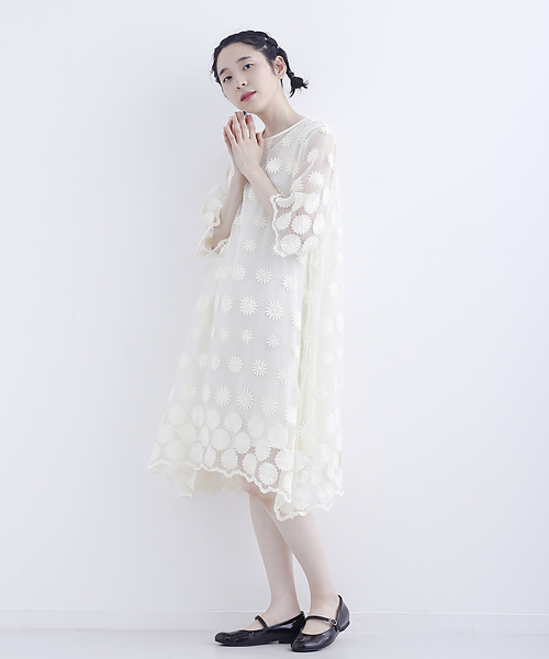 Merlot Plus メルロープリュス の フラワー刺繍シアーワンピース1310 ワンピース Wear