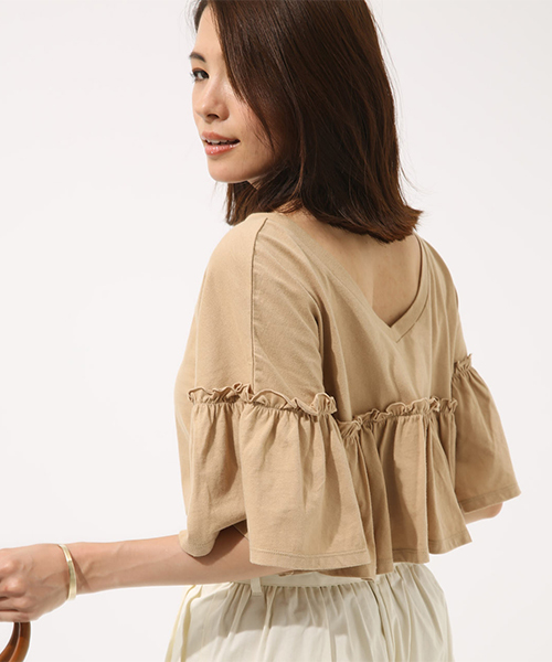 AZUL by moussy（アズールバイマウジー）の「2WAYフリル半袖プルオーバー（Tシャツ/カットソー・レディース・ブラック/ホワイト/ベージュ・SMALL/MEDIUM）」の3枚目の写真