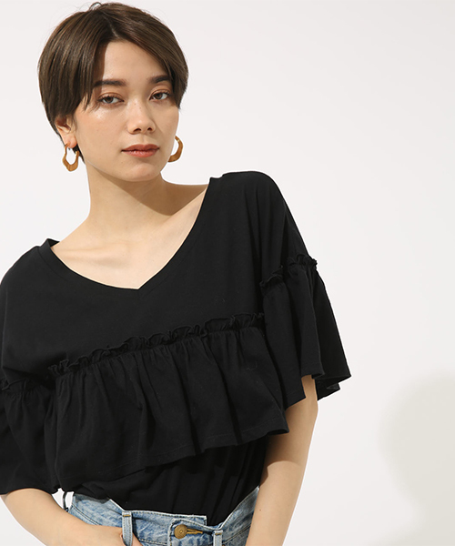 AZUL by moussy（アズールバイマウジー）の「2WAYフリル半袖プルオーバー（Tシャツ/カットソー・レディース・ブラック/ホワイト/ベージュ・SMALL/MEDIUM）」の12枚目の写真