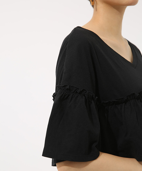 AZUL by moussy（アズールバイマウジー）の「2WAYフリル半袖プルオーバー（Tシャツ/カットソー・レディース・ブラック/ホワイト/ベージュ・SMALL/MEDIUM）」の19枚目の写真