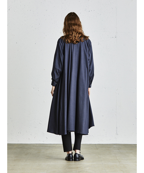 mizuiroind（ミズイロインド）の「スタンドカラーフレアーワンピース（ワンピース・レディース・チャコールグレー/ブラウン/ネイビー/ブラック・FREE）」の6枚目の写真