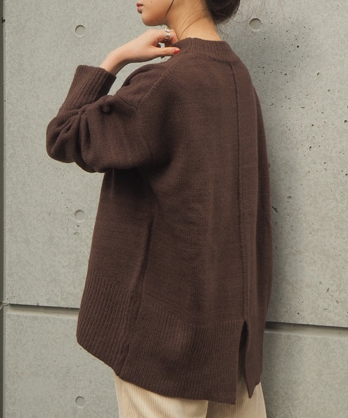 tiptop（ティップトップ）の「<pocket>【ZOZO限定アイテム】バックスリットハイネックニット（ニット/セーター・レディース・ブラック/ベージュ/ブラウン/アイボリー・FREE）」の4枚目の写真