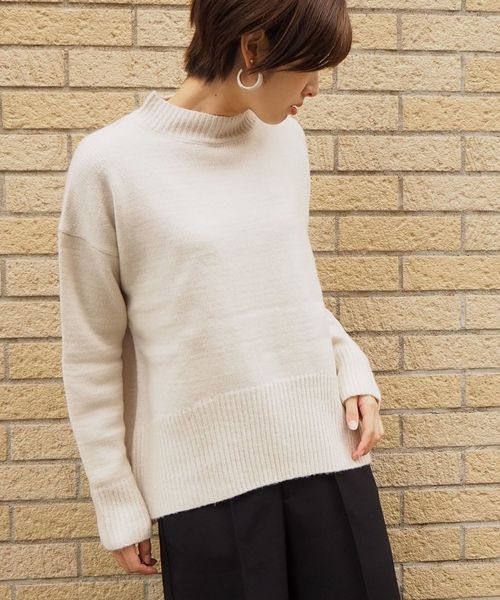 tiptop（ティップトップ）の「<pocket>【ZOZO限定アイテム】バックスリットハイネックニット（ニット/セーター・レディース・ブラック/ベージュ/ブラウン/アイボリー・FREE）」の5枚目の写真