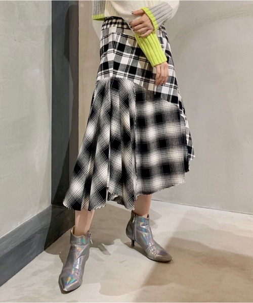 CAST:(キャスト)の「イレギュラーヘム ギンガムチェックスカート(スカート)」|ブラック