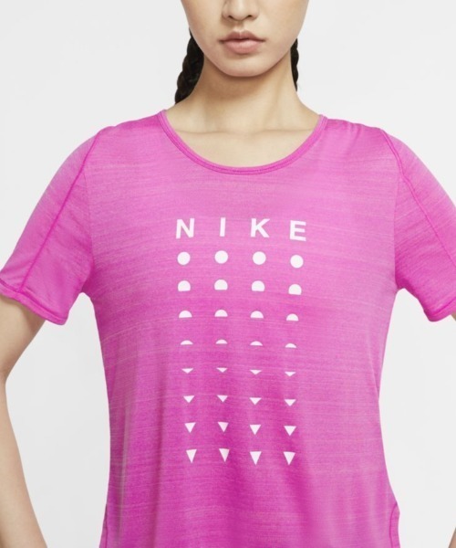 NIKE（ナイキ）の「ナイキ NIKE AS W NK ICNCLSH TOP SS BETTER（Tシャツ/カットソー・レディース・ピンク・L/XL/S/M）」の3枚目の写真
