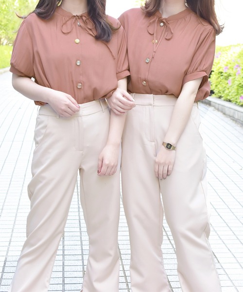 PairPair（ペアペア）の「イロイロボタンブラウス（シャツ/ブラウス・レディース・ライトブルー/スモークピンク/ブラック/オフホワイト/ライトベージュ・FREE）」の5枚目の写真