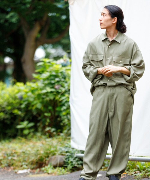 ADAM ET ROPE'(アダムエロペ)の「〈WEB・一部店舗限定〉とろみサテン ワイドテーパード イージーパンツ(その他パンツ・メンズ・ネイビー/カーキ/ブラウン系その他2・M/L)」の13枚目の写真