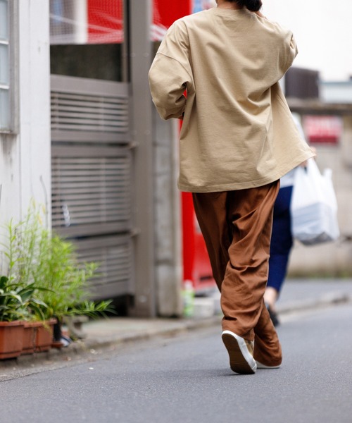 ADAM ET ROPE'(アダムエロペ)の「〈WEB・一部店舗限定〉とろみサテン ワイドテーパード イージーパンツ(その他パンツ・メンズ・ネイビー/カーキ/ブラウン系その他2・M/L)」の12枚目の写真