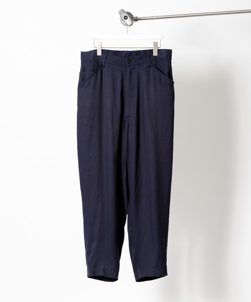 ADAM ET ROPE'(アダムエロペ)の「〈WEB・一部店舗限定〉とろみサテン ワイドテーパード イージーパンツ(その他パンツ・メンズ・ネイビー/カーキ/ブラウン系その他2・M/L)」の21枚目の写真