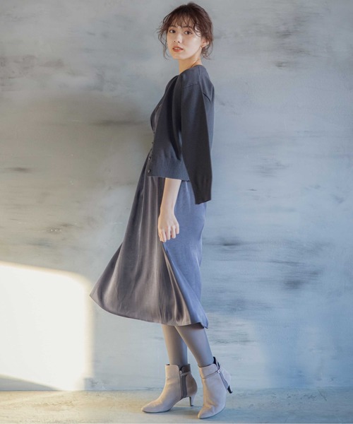 12Twelve Agenda(トゥエルブ アジェンダ)の「Vネックゆるニットカーディガン(カーディガン/ボレロ・レディース・チャコールグレー/ベージュ/イエロー・M)」の5枚目の写真