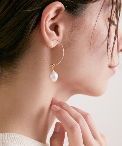 SALON adam et rope'（サロン アダム エ ロペ）の「【SALONオリジナルBOX付き】14KGFフープイヤリング（イヤリング・レディース・ブラック/ブラック系その他/ブラック系その他2/ブラック系その他3/スミクロ・FREE）」の5枚目の写真