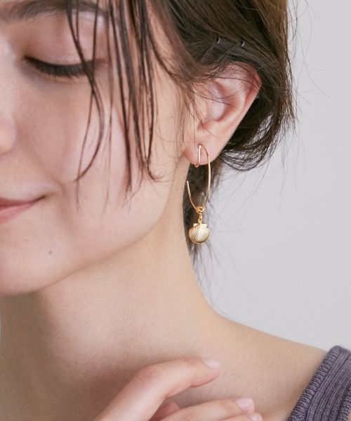 SALON adam et rope'（サロン アダム エ ロペ）の「【SALONオリジナルBOX付き】14KGFフープイヤリング（イヤリング・レディース・ブラック/ブラック系その他/ブラック系その他2/ブラック系その他3/スミクロ・FREE）」の2枚目の写真