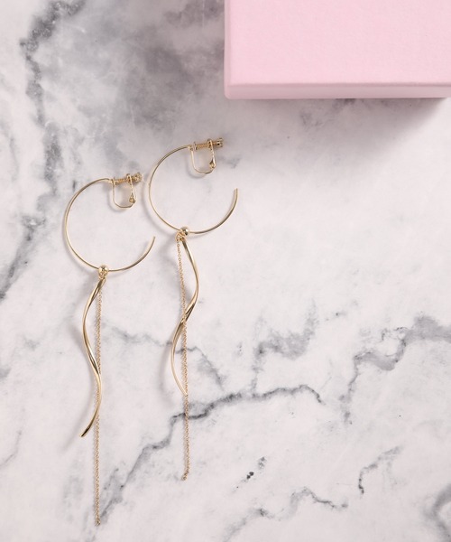 SALON adam et rope'（サロン アダム エ ロペ）の「【SALONオリジナルBOX付き】14KGFフープイヤリング（イヤリング・レディース・ブラック/ブラック系その他/ブラック系その他2/ブラック系その他3/スミクロ・FREE）」の3枚目の写真